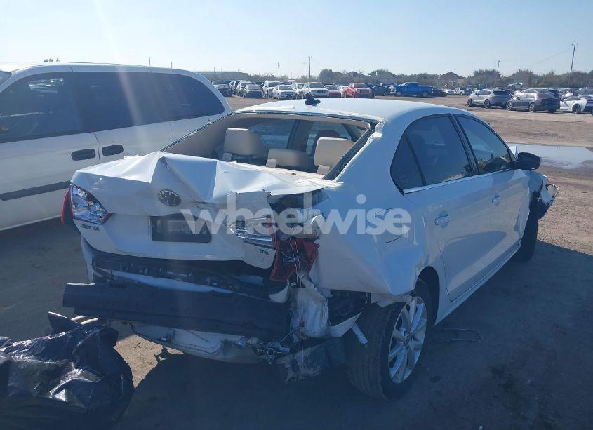 Photo 4 of 2014 Volkswagen Jetta 1.8T SE (VIN 3VWD07AJ4EM429421)