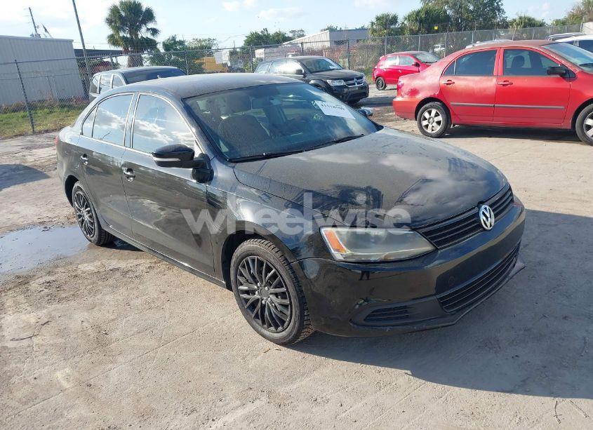 2014 Volkswagen Jetta 1.8T SE (VIN 3VWD07AJ5EM238638) main photo