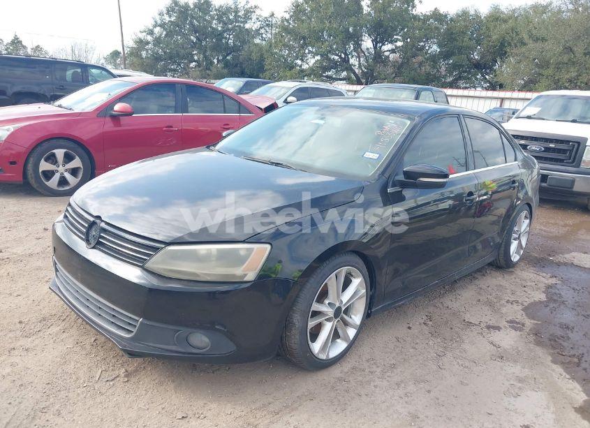 Photo 2 of 2014 Volkswagen Jetta 1.8T SE (VIN 3VWD07AJ5EM382349)