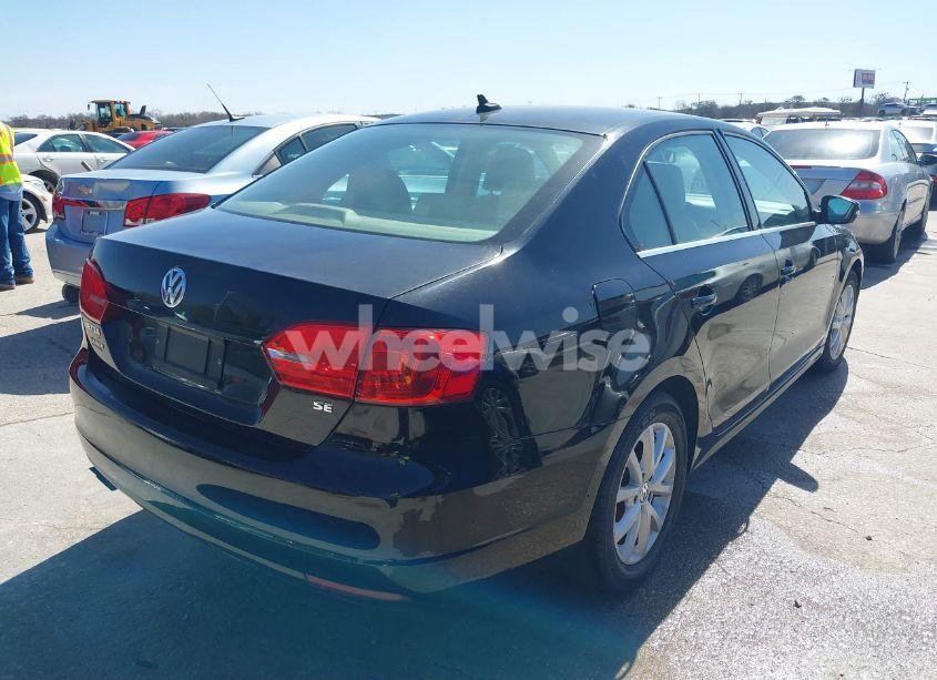 Photo 4 of 2014 Volkswagen Jetta 1.8T SE (VIN 3VWD07AJ5EM382352)