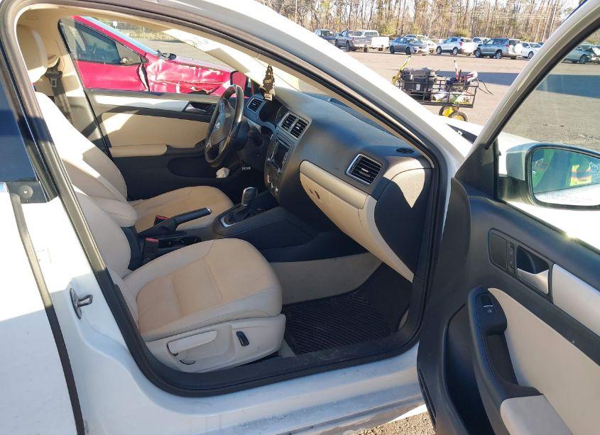 Photo 5 of 2014 Volkswagen Jetta 1.8T SE (VIN 3VWD07AJ5EM406956)