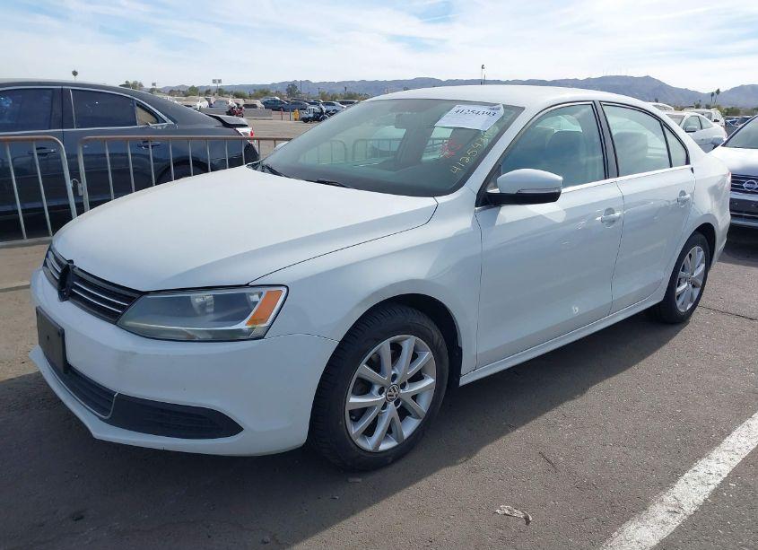 Photo 2 of 2014 Volkswagen Jetta 1.8T SE (VIN 3VWD07AJ6EM291431)