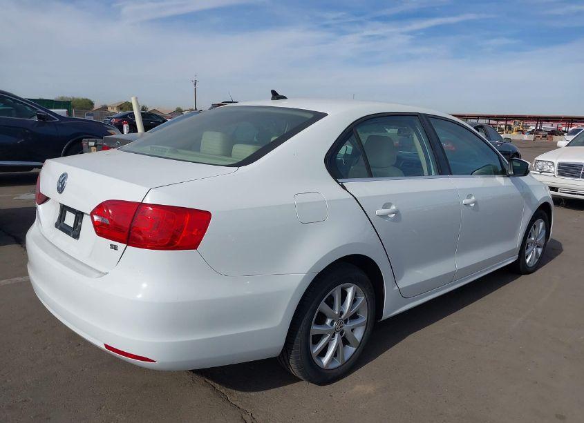 Photo 4 of 2014 Volkswagen Jetta 1.8T SE (VIN 3VWD07AJ6EM291431)