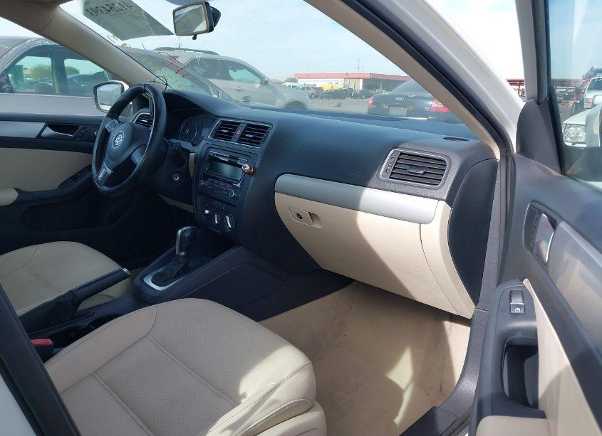 Photo 5 of 2014 Volkswagen Jetta 1.8T SE (VIN 3VWD07AJ6EM291431)