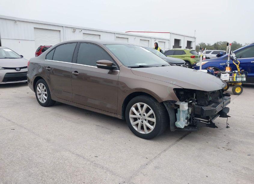 2014 Volkswagen Jetta 1.8T SE (VIN 3VWD07AJ6EM330745) main photo