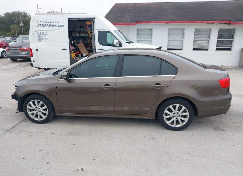 Photo 15 of 2014 Volkswagen Jetta 1.8T SE (VIN 3VWD07AJ6EM330745)