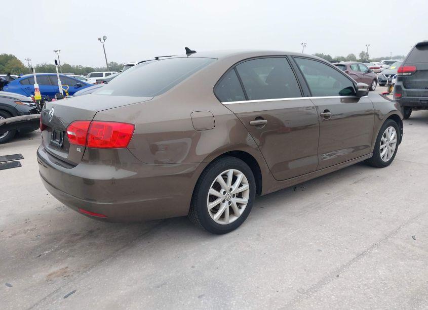 Photo 4 of 2014 Volkswagen Jetta 1.8T SE (VIN 3VWD07AJ6EM330745)