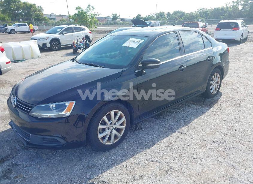 Photo 2 of 2014 Volkswagen Jetta 1.8T SE (VIN 3VWD07AJ6EM413088)