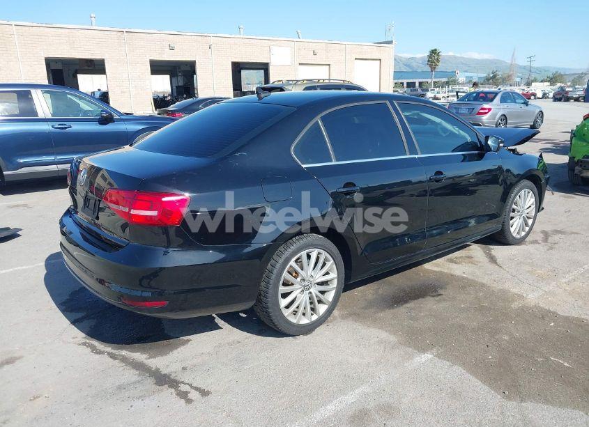 Photo 4 of 2015 Volkswagen Jetta 1.8T SE (VIN 3VWD07AJ6FM354397)