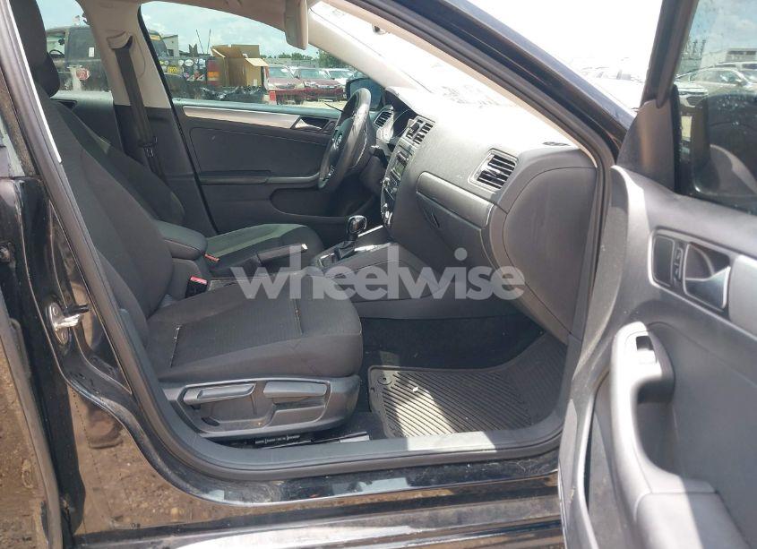 Photo 5 of 2015 Volkswagen Jetta 1.8T SE (VIN 3VWD07AJ6FM404344)