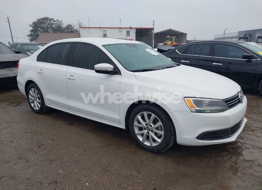 2014 Volkswagen Jetta 1.8T SE (VIN 3VWD07AJ7EM330558) main photo