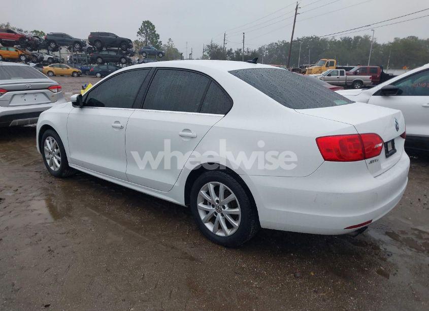 Photo 3 of 2014 Volkswagen Jetta 1.8T SE (VIN 3VWD07AJ7EM330558)