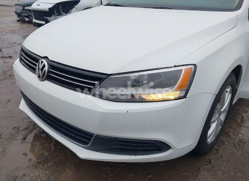 Photo 6 of 2014 Volkswagen Jetta 1.8T SE (VIN 3VWD07AJ7EM330558)