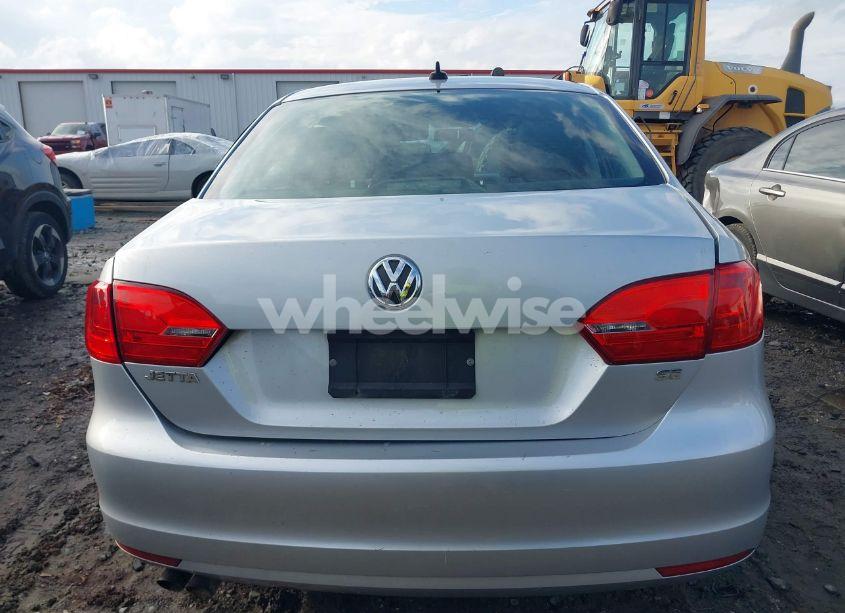Photo 16 of 2014 Volkswagen Jetta 1.8T SE (VIN 3VWD07AJ7EM390579)