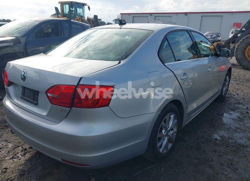 Photo 4 of 2014 Volkswagen Jetta 1.8T SE (VIN 3VWD07AJ7EM390579)