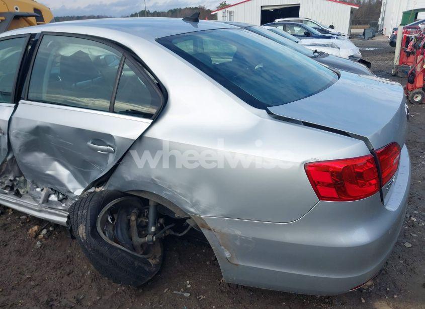 Photo 6 of 2014 Volkswagen Jetta 1.8T SE (VIN 3VWD07AJ7EM390579)