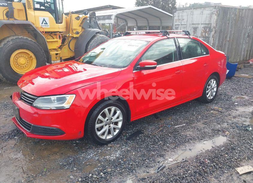Photo 2 of 2014 Volkswagen Jetta 1.8T SE (VIN 3VWD07AJ7EM431129)