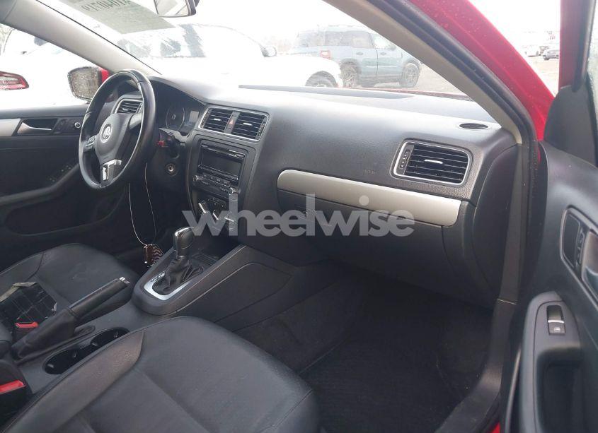 Photo 5 of 2014 Volkswagen Jetta 1.8T SE (VIN 3VWD07AJ7EM431129)