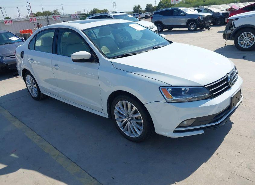 2015 Volkswagen Jetta 1.8T SE (VIN 3VWD07AJ7FM266538) main photo