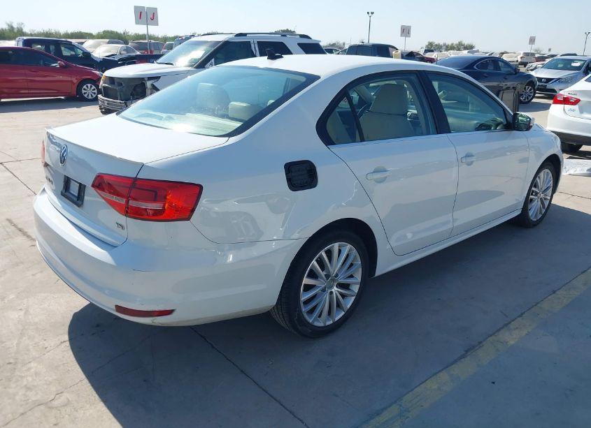 Photo 4 of 2015 Volkswagen Jetta 1.8T SE (VIN 3VWD07AJ7FM266538)