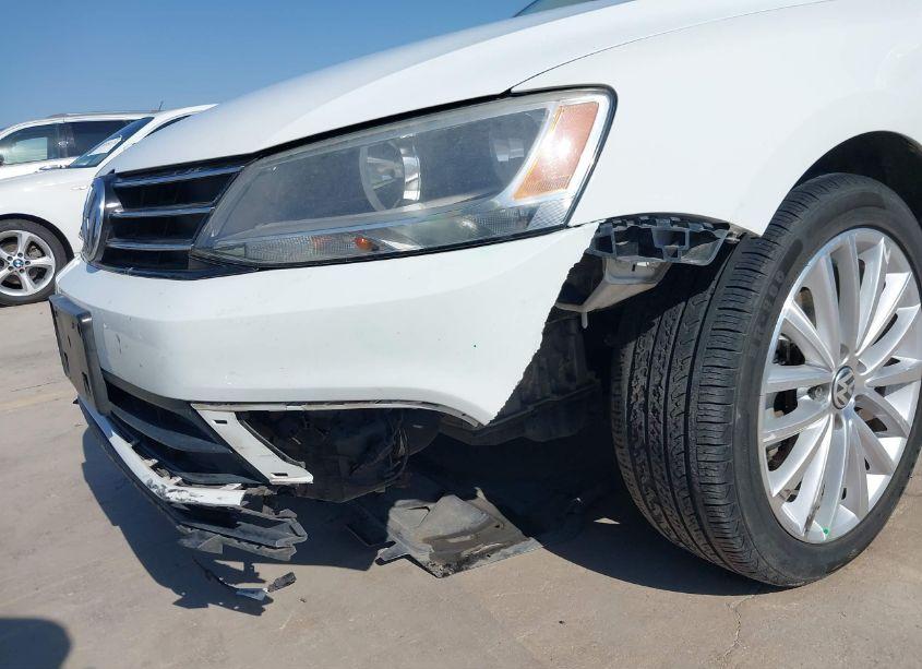 Photo 6 of 2015 Volkswagen Jetta 1.8T SE (VIN 3VWD07AJ7FM266538)