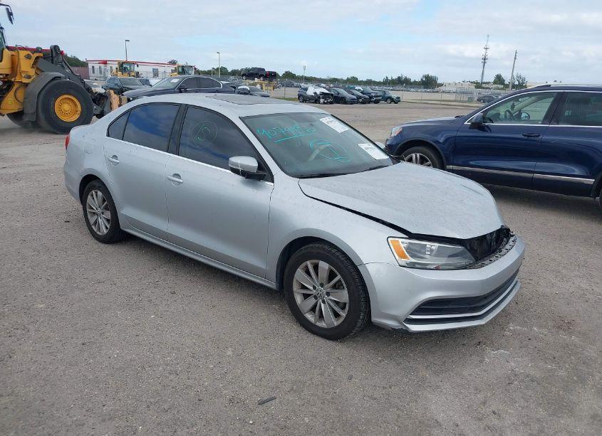 2015 Volkswagen Jetta 1.8T SE (VIN 3VWD07AJ7FM278396) main photo