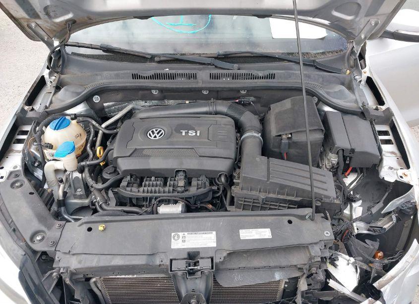 Photo 10 of 2015 Volkswagen Jetta 1.8T SE (VIN 3VWD07AJ7FM278396)