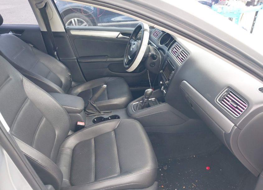 Photo 5 of 2015 Volkswagen Jetta 1.8T SE (VIN 3VWD07AJ7FM278396)