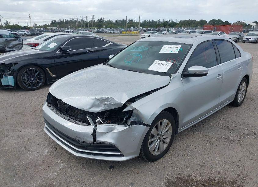 Photo 6 of 2015 Volkswagen Jetta 1.8T SE (VIN 3VWD07AJ7FM278396)