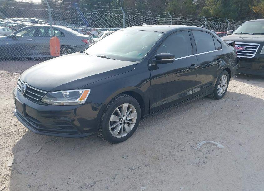 Photo 2 of 2015 Volkswagen Jetta 1.8T SE (VIN 3VWD07AJ7FM312403)