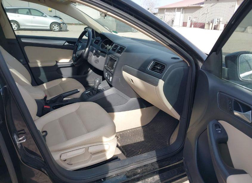 Photo 5 of 2015 Volkswagen Jetta 1.8T SE (VIN 3VWD07AJ7FM312403)