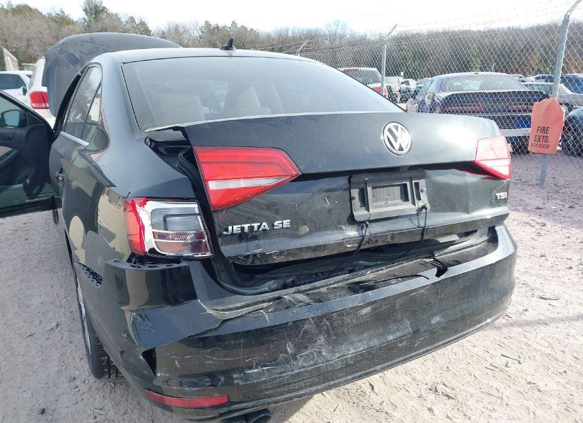 Photo 6 of 2015 Volkswagen Jetta 1.8T SE (VIN 3VWD07AJ7FM312403)