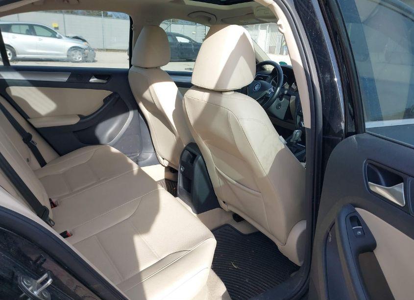 Photo 8 of 2015 Volkswagen Jetta 1.8T SE (VIN 3VWD07AJ7FM312403)