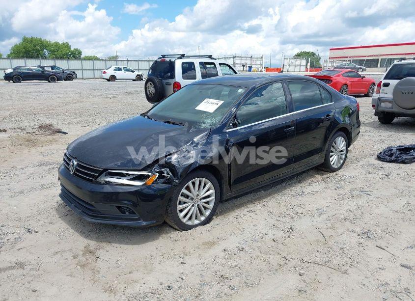 Photo 2 of 2015 Volkswagen Jetta 1.8T SE (VIN 3VWD07AJ7FM313101)