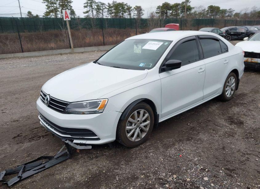 Photo 2 of 2015 Volkswagen Jetta 1.8T SE (VIN 3VWD07AJ7FM413960)