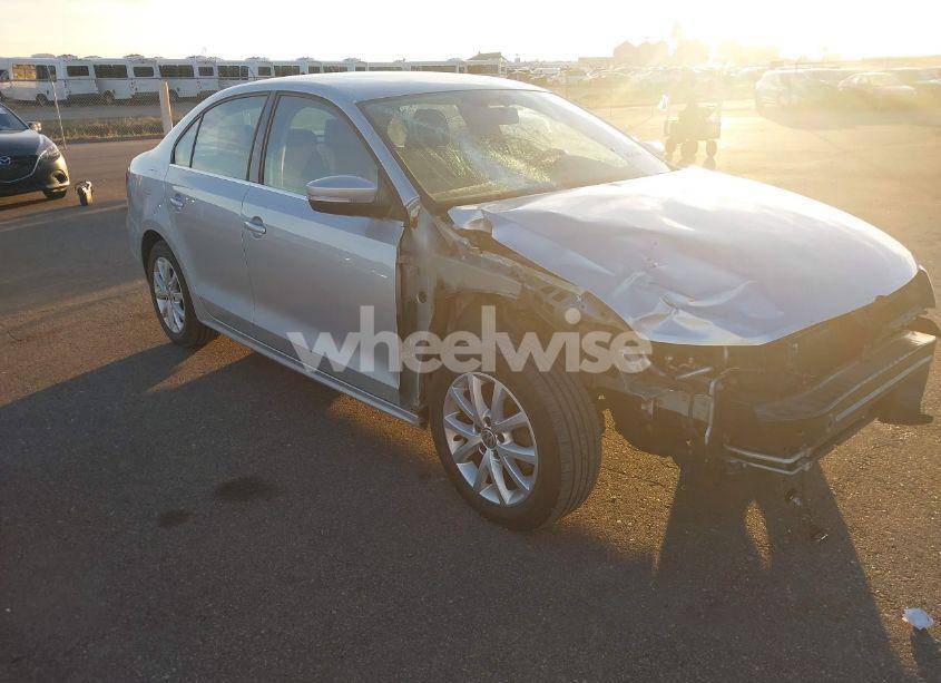 2014 Volkswagen Jetta 1.8T SE (VIN 3VWD07AJ8EM222238) main photo