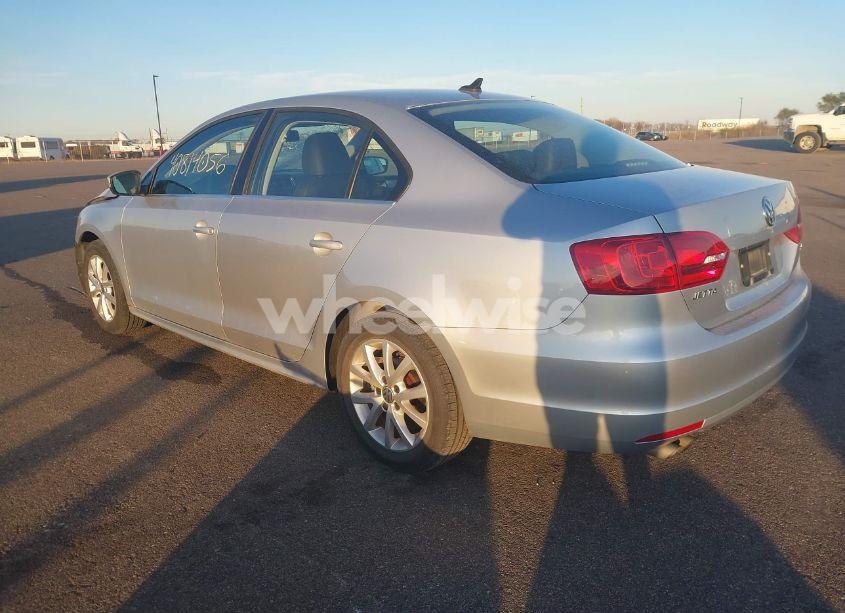 Photo 3 of 2014 Volkswagen Jetta 1.8T SE (VIN 3VWD07AJ8EM222238)