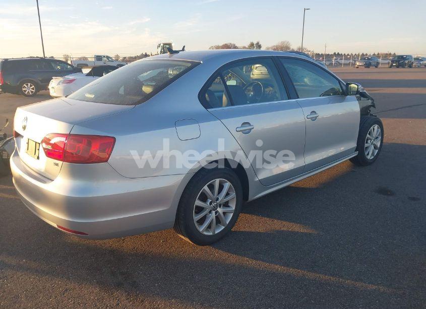 Photo 4 of 2014 Volkswagen Jetta 1.8T SE (VIN 3VWD07AJ8EM222238)