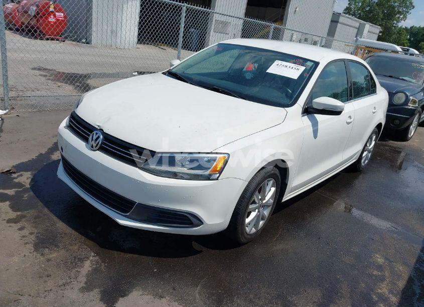 Photo 2 of 2014 Volkswagen Jetta 1.8T SE (VIN 3VWD07AJ8EM242456)