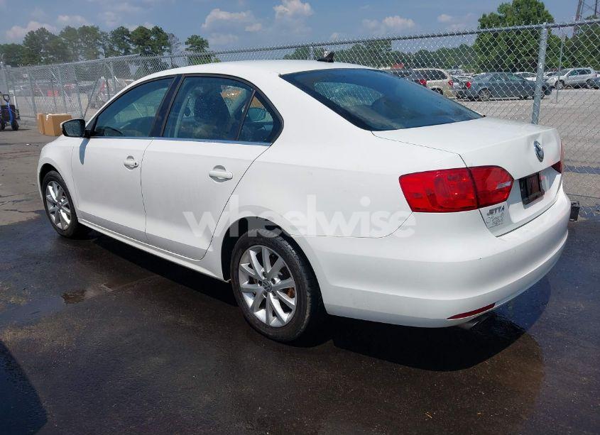 Photo 3 of 2014 Volkswagen Jetta 1.8T SE (VIN 3VWD07AJ8EM242456)