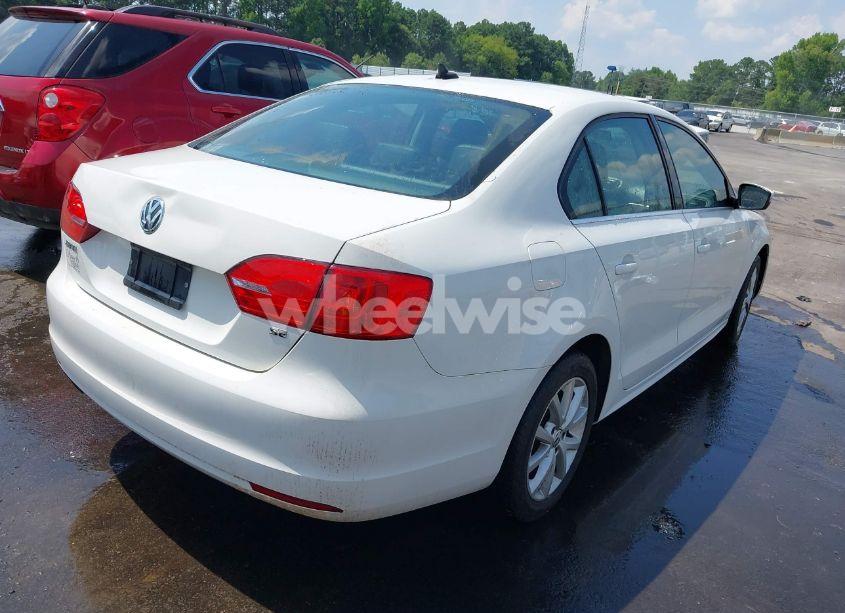 Photo 4 of 2014 Volkswagen Jetta 1.8T SE (VIN 3VWD07AJ8EM242456)