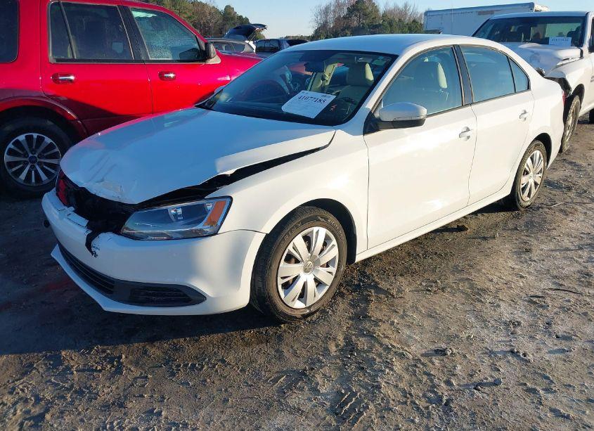 Photo 2 of 2014 Volkswagen Jetta 1.8T SE (VIN 3VWD07AJ8EM268913)