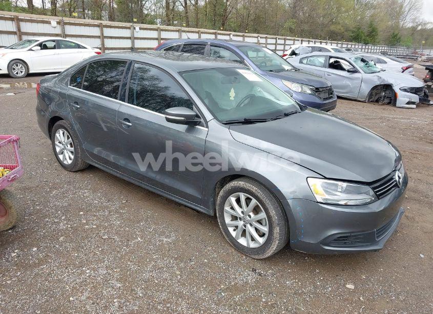 2014 Volkswagen Jetta 1.8T SE (VIN 3VWD07AJ8EM314305) main photo