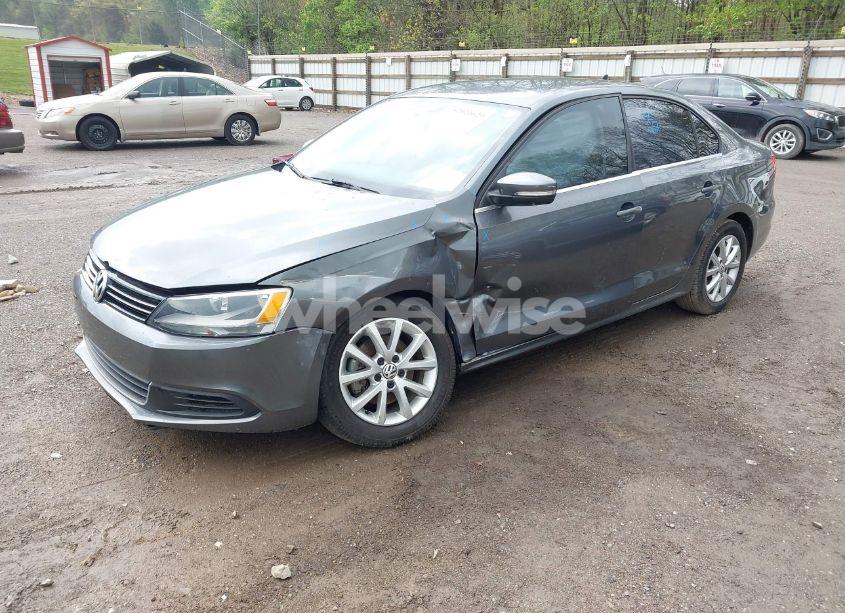 Photo 2 of 2014 Volkswagen Jetta 1.8T SE (VIN 3VWD07AJ8EM314305)