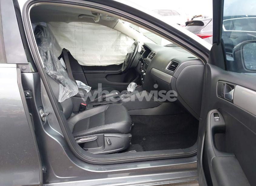 Photo 5 of 2014 Volkswagen Jetta 1.8T SE (VIN 3VWD07AJ8EM314305)