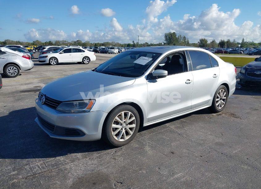 Photo 2 of 2014 Volkswagen Jetta 1.8T SE (VIN 3VWD07AJ8EM379994)
