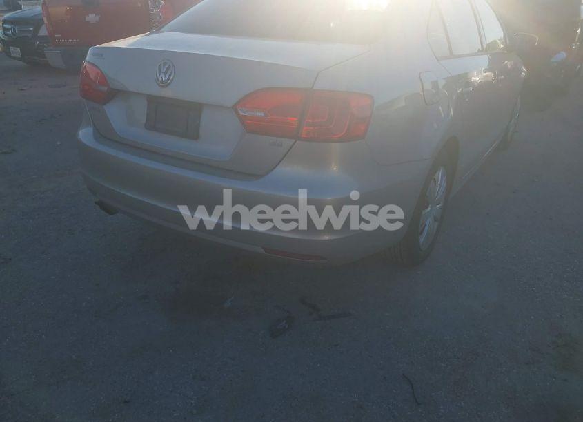 Photo 4 of 2014 Volkswagen Jetta 1.8T SE (VIN 3VWD07AJ9EM225696)