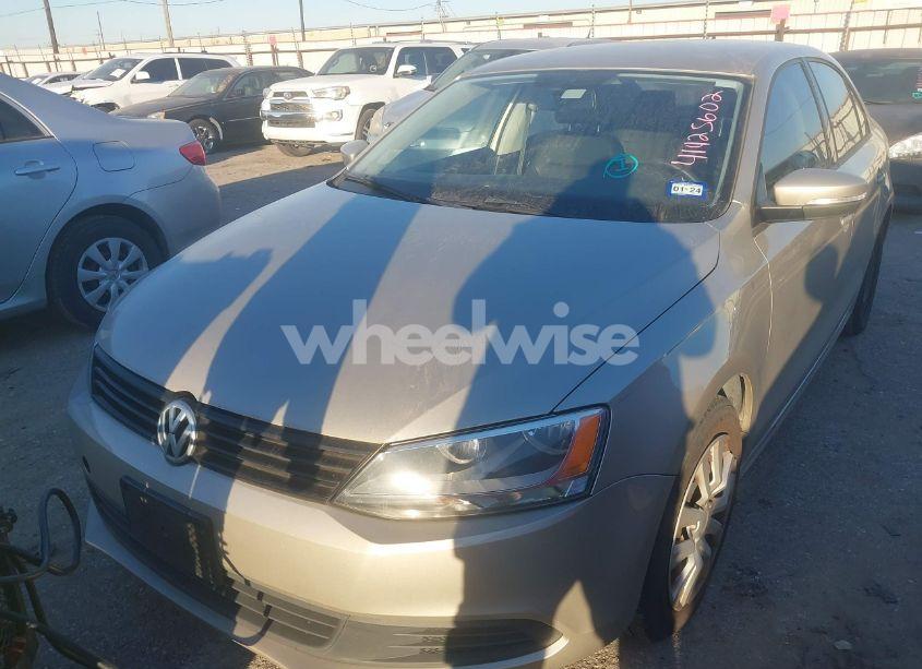 Photo 6 of 2014 Volkswagen Jetta 1.8T SE (VIN 3VWD07AJ9EM225696)