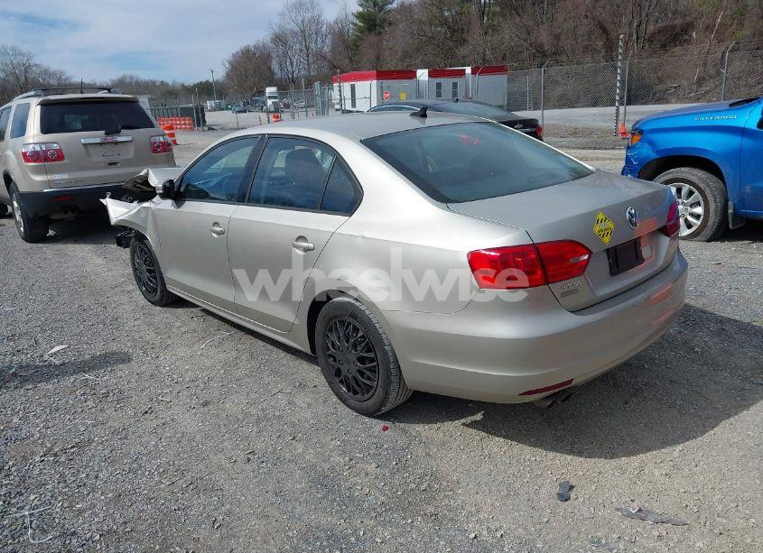 Photo 3 of 2014 Volkswagen Jetta 1.8T SE (VIN 3VWD07AJ9EM248024)