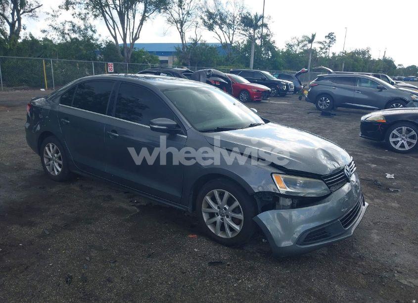 2014 Volkswagen Jetta 1.8T SE (VIN 3VWD07AJ9EM277085) main photo